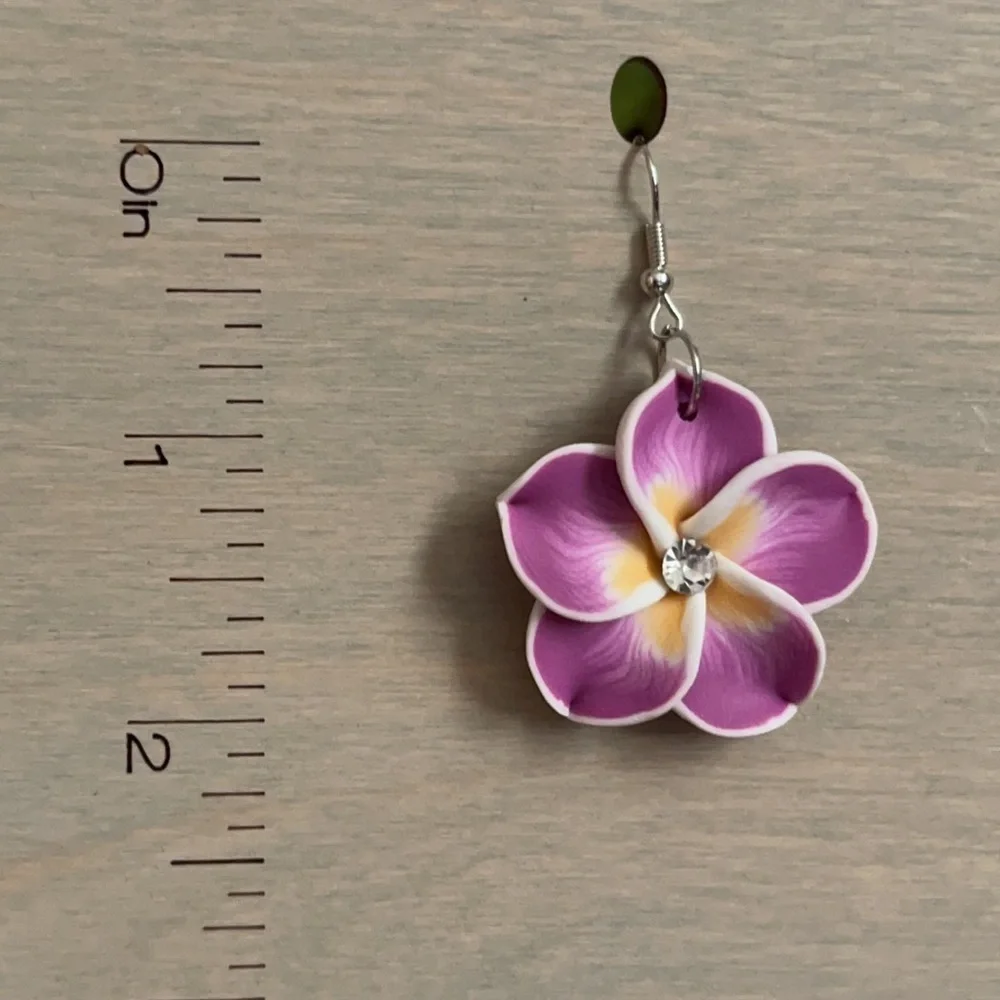Hawaiian Beautiful Plumeria Earrings NEW - Picture 4 of 4